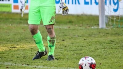 como o goleiro moderno inicia a jogada de gol